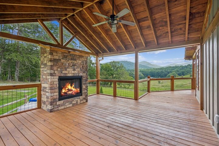 Property Photo: 335 Mountain Road GA 30560