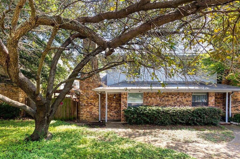 Property Photo: 1404 Scott Court TX 75060