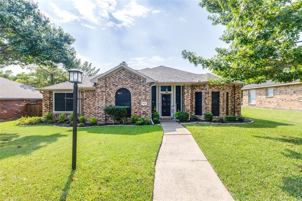 Property Photo: 1904 Chippewa Trail TX 75149