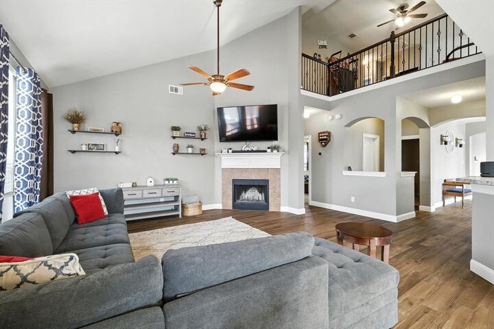 Property Photo: 2112 Del Mar Court TX 76210