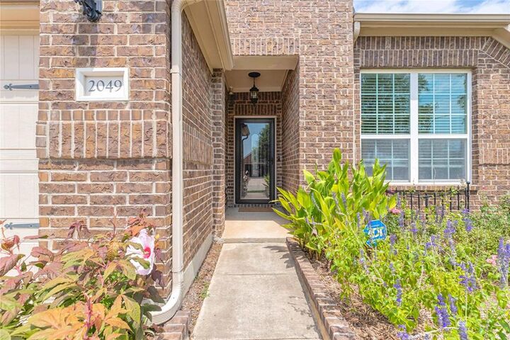 Property Photo: 2049 Speckle Drive TX 76131