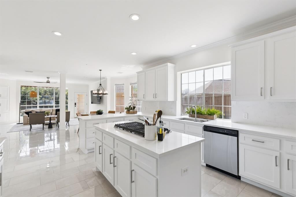 Property Photo:  1807 Mesquite Court  TX 76092 