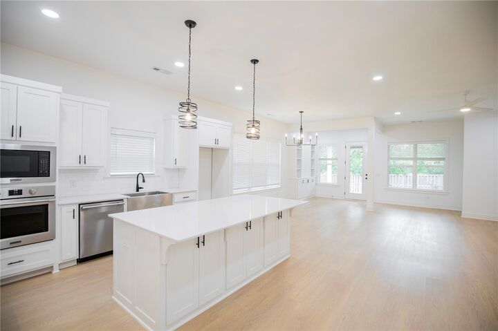 Property Photo:  3704 SW Sunbeam Avenue  AR 72713 