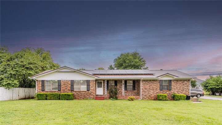 113 Cedar Heights  Huntsville AR 72740 photo