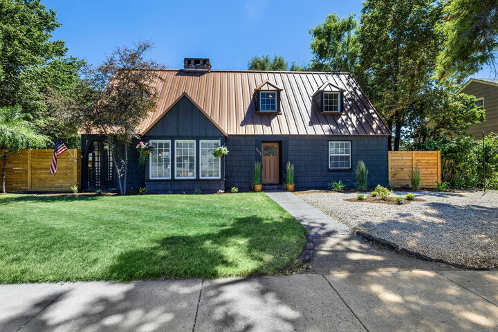 Property Photo:  844 NE 3rd Street  OR 97754 