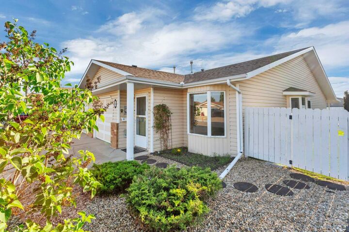 Property Photo: 42 Dale Close AB T4R 2L5