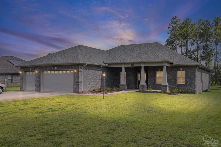 Property Photo: 7505 Rexford St FL 32566