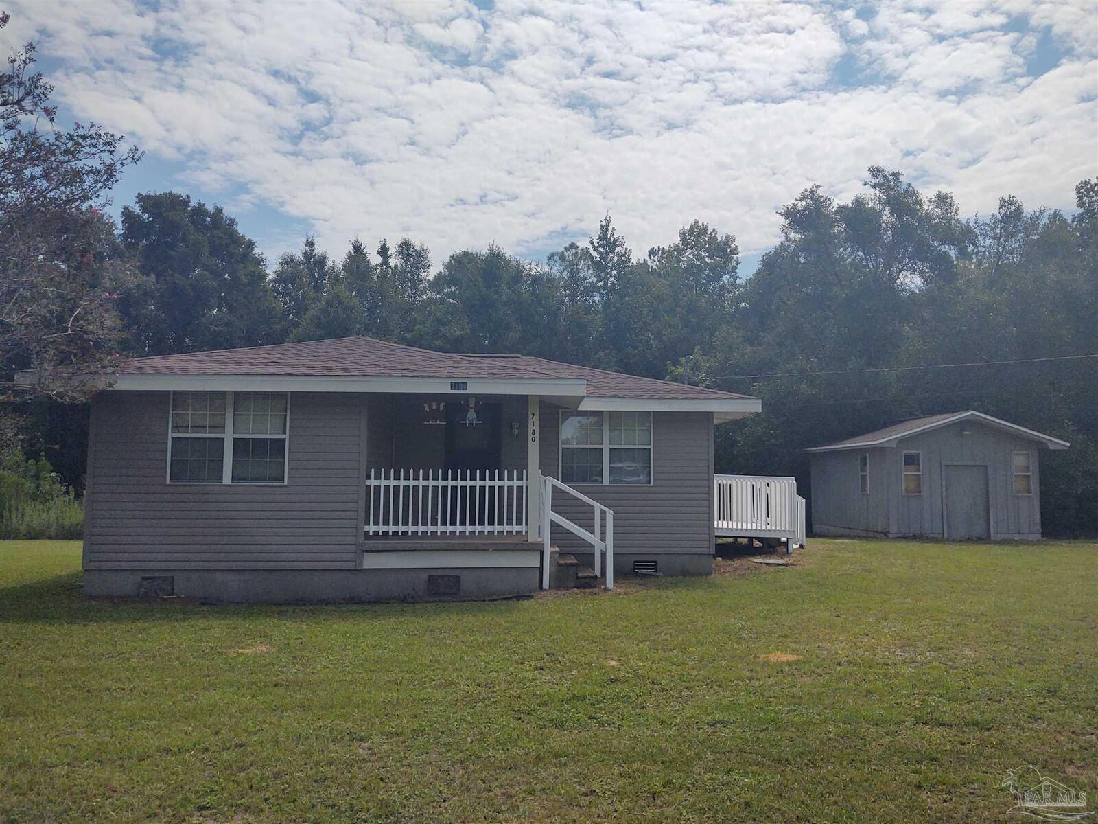 Property Photo: 7180 East Gate Rd FL 32570