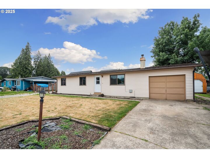 Property Photo: 755 Beechwood St WA 98674