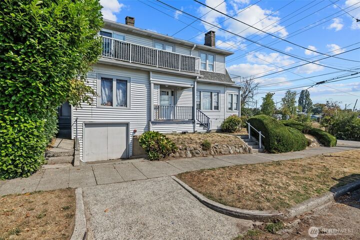 Property Photo: 4701 5th Avenue NE WA 98105