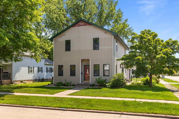 Property Photo: 301 E Harrison Street WI 54915