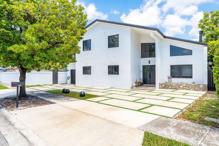 5663 SW 130th Avenue  Miami FL 33183 photo