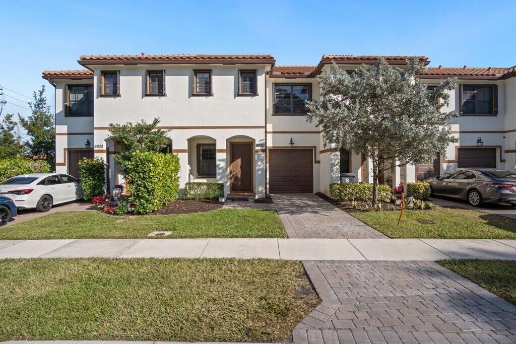 Property Photo: 6030 Bangalow Drive FL 33463