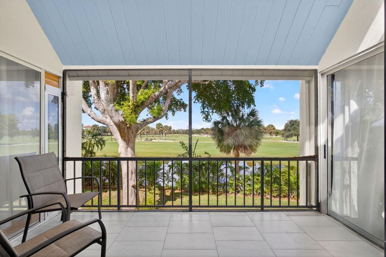 Property Photo:  1731 Presidential Way C-203  FL 33401 