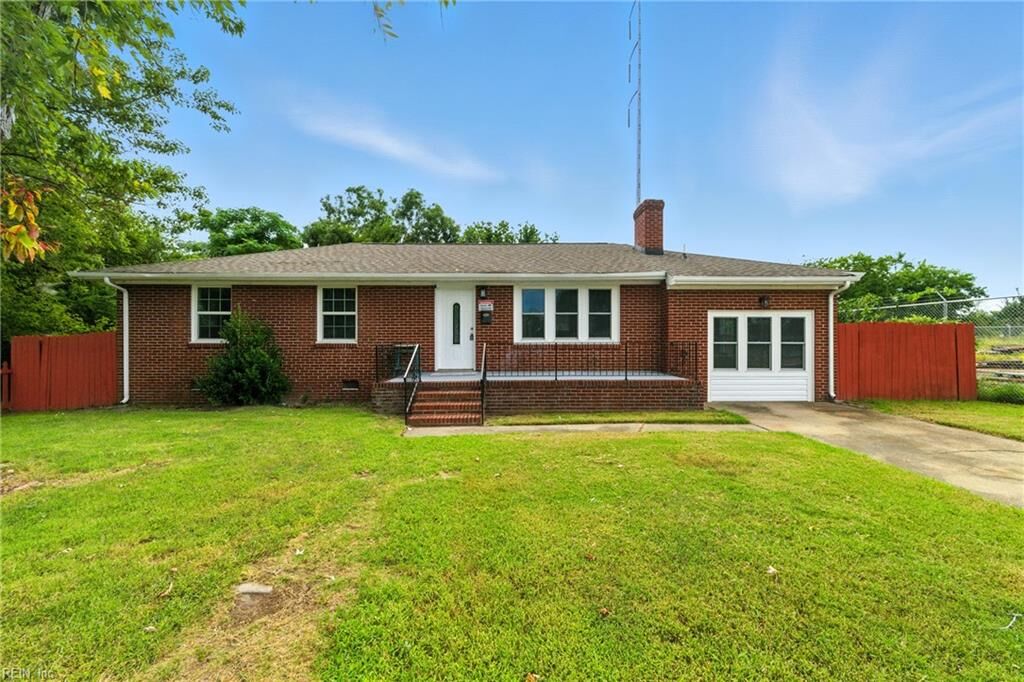 Property Photo: 1000 38th St VA 23607
