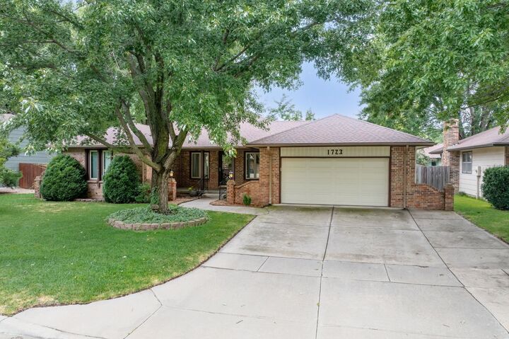 1723 N Skyview  Wichita KS 67212 photo