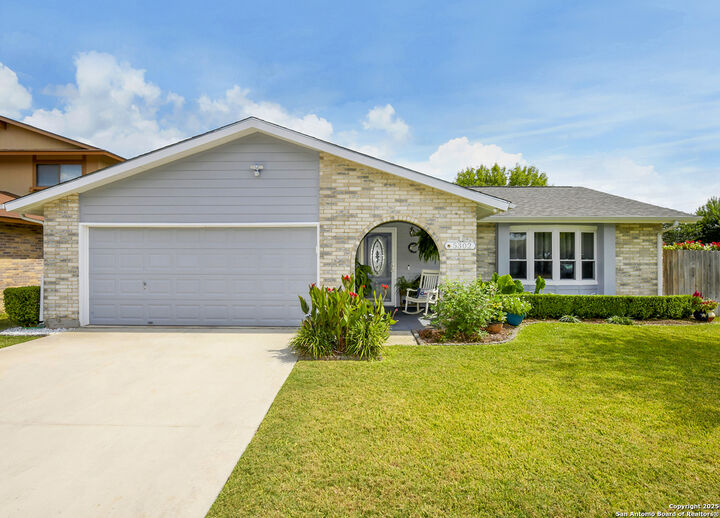 Property Photo: 5302 Walnut Vista TX 78247