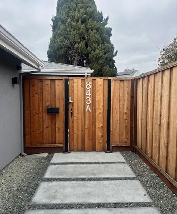 Property Photo: 843 Southampton Drive A CA 94303
