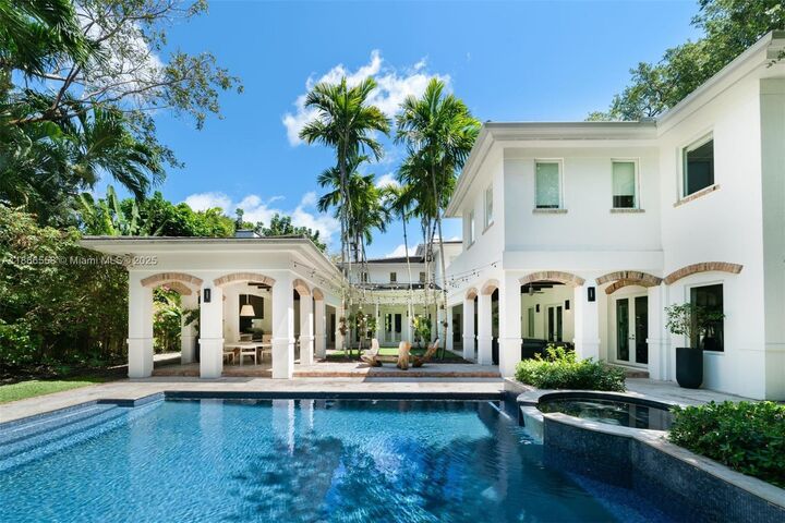 Property Photo: 2820 Brickell Ave FL 33129