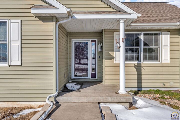 Property Photo:  6036 SE Adams St  KS 66609 