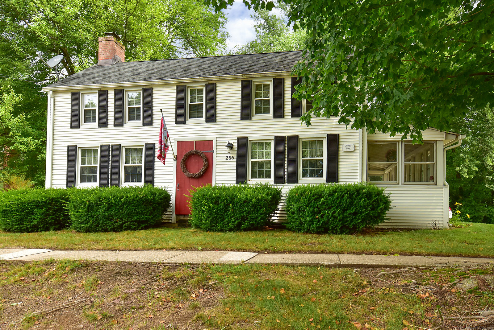 Property Photo:  256 Park Avenue  CT 06002 