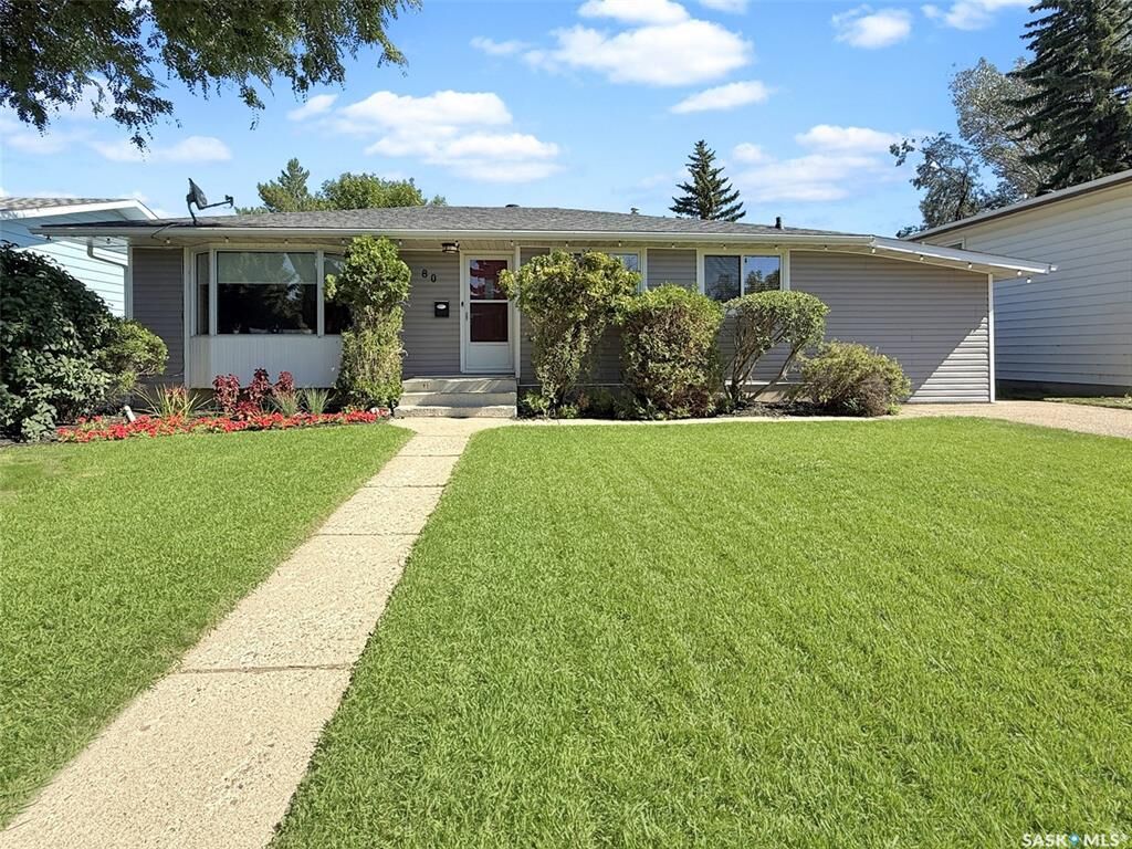 Property Photo:  80 Macdonald Crescent  SK S9H 1P4 