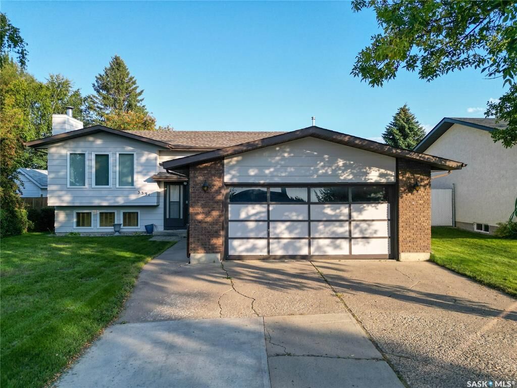Property Photo:  3391 Bliss Crescent  SK S6V 7L1 