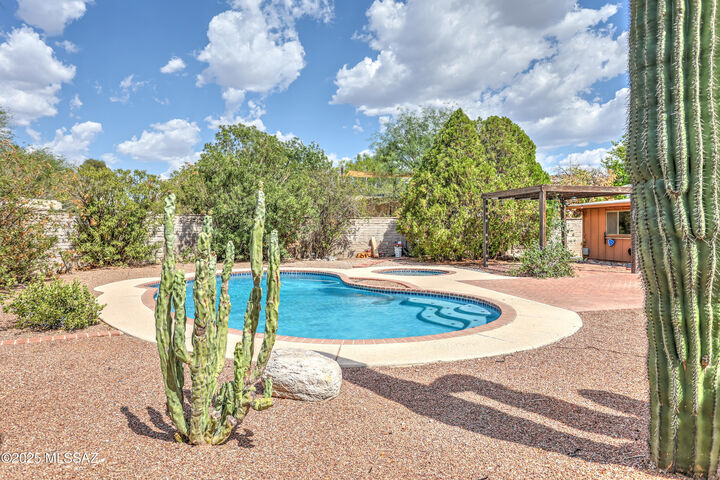 Property Photo: 7431 E Sabino Vista Drive AZ 85750