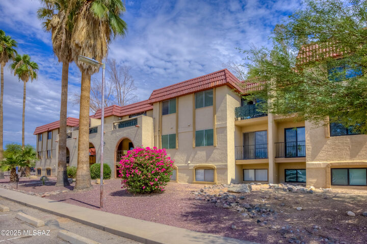 Property Photo: 6352 Barcelona Lane 110 AZ 85704
