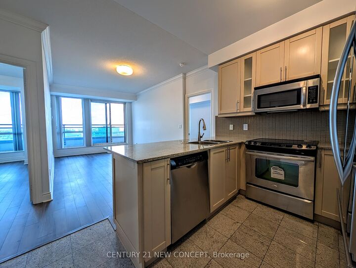 Property Photo: 18 Holmes Avenue Lph05 ON M2N 0E1