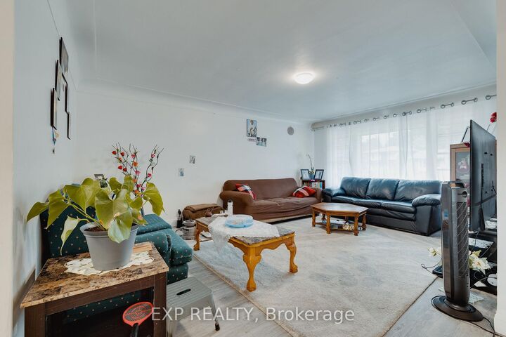 Property Photo:  189 Gatewood Road  ON N2M 4E3 