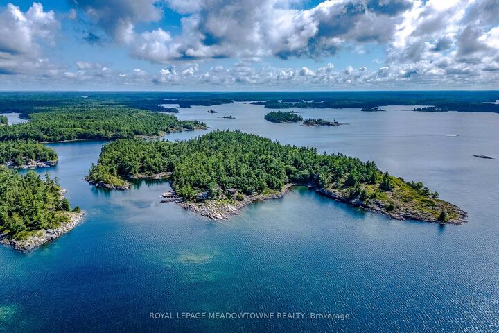 Property Photo: B433 Campbell Island, Twp Of The Archipelago N/A ON P0G 1G0