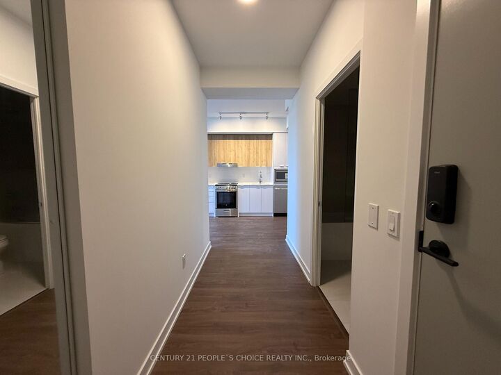 Property Photo: 5105 Hurontario Street 3212 ON L4Z 0C9