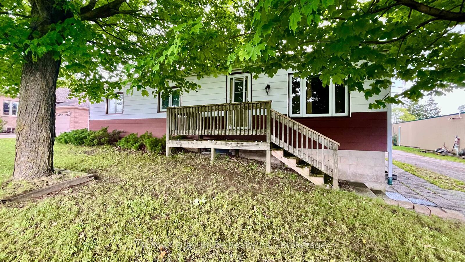Property Photo:  1069 7th Avenue  ON N4N 2K4 
