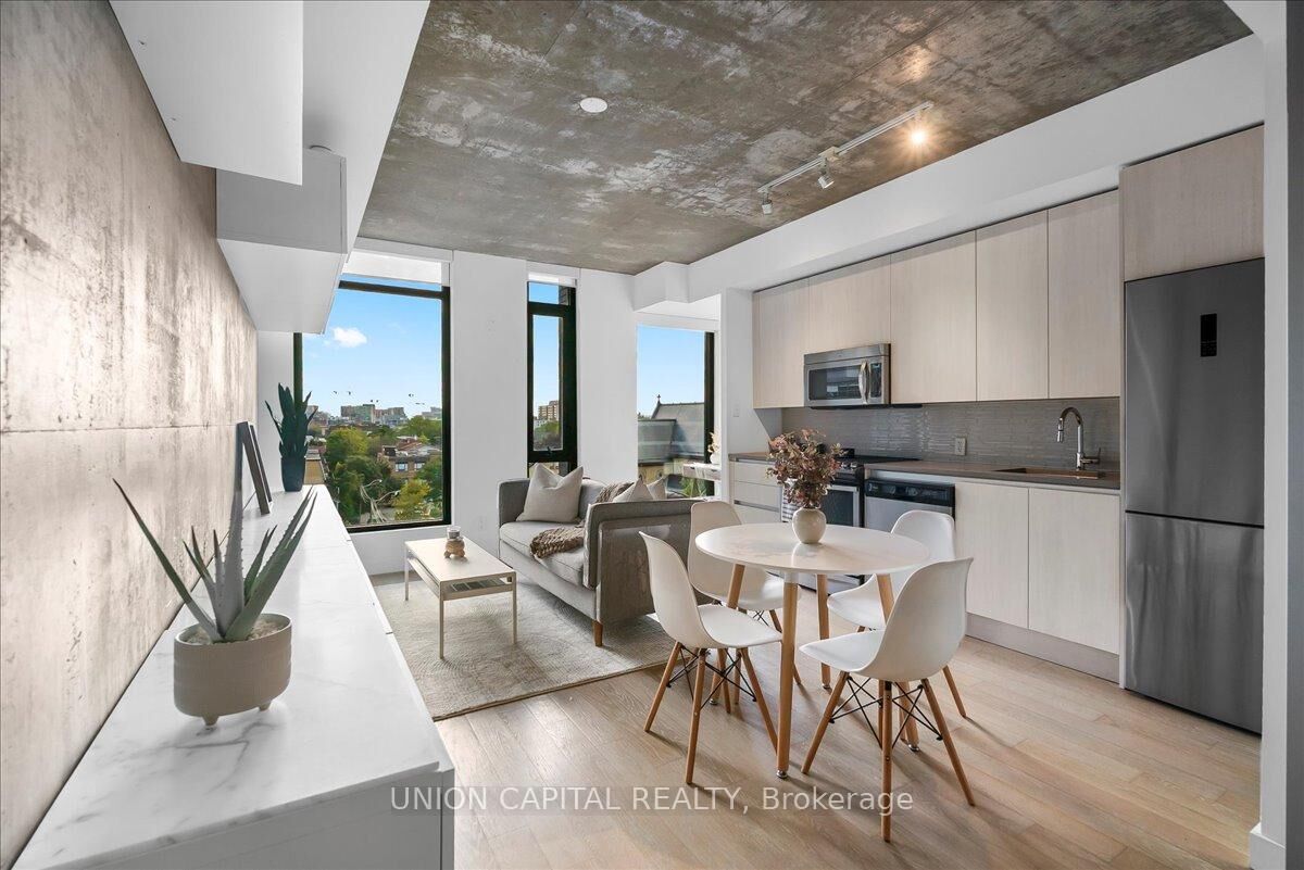 Property Photo: 111 Bathurst Street 505 ON M5V 0M9