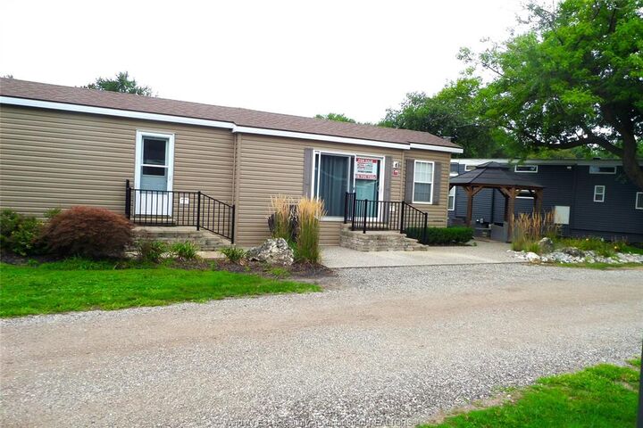 Property Photo:  981 County Rd 2 700  ON N8L 1B4 