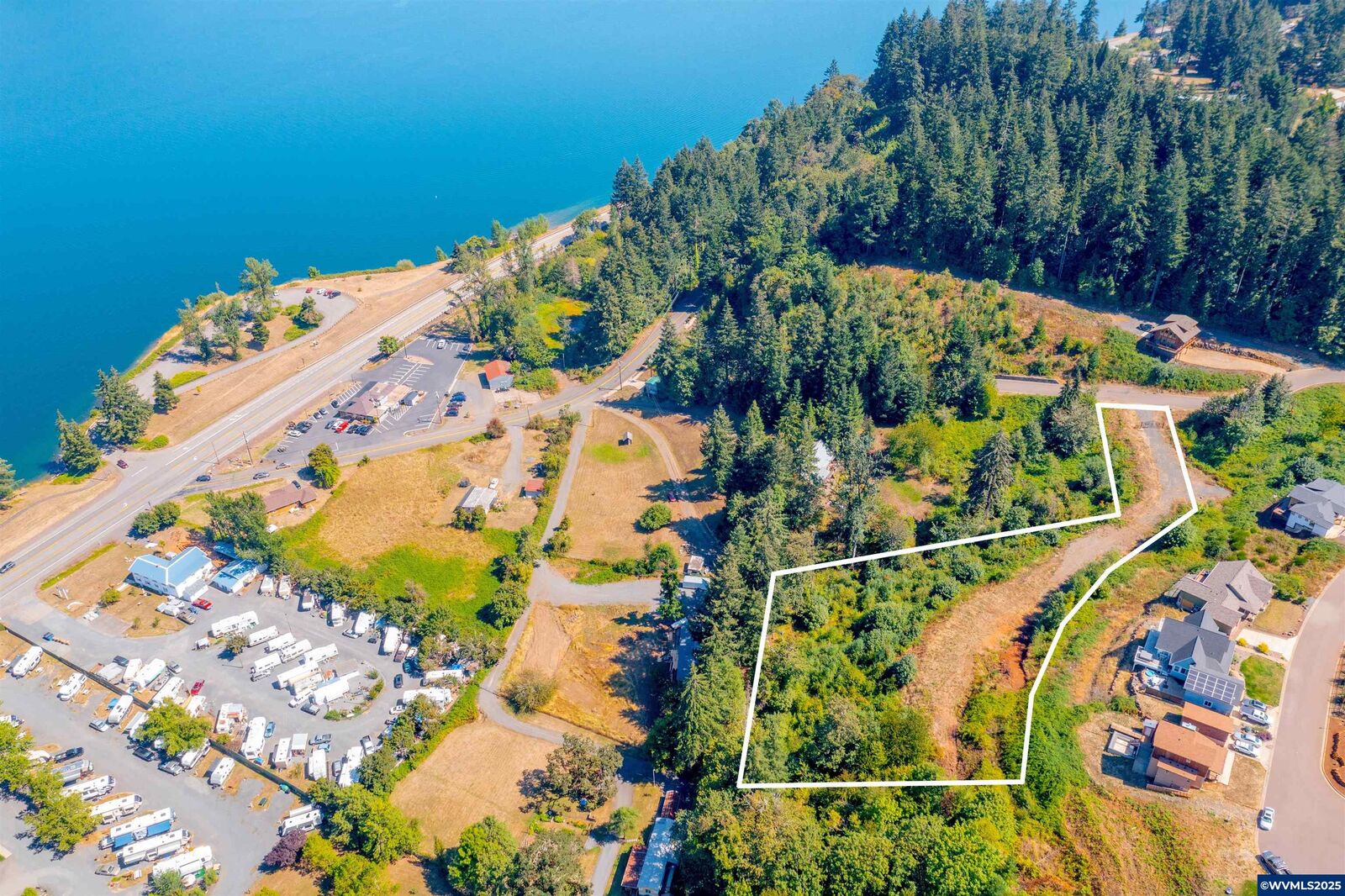 Property Photo: 6332 Lake Pointe Wy OR 97386