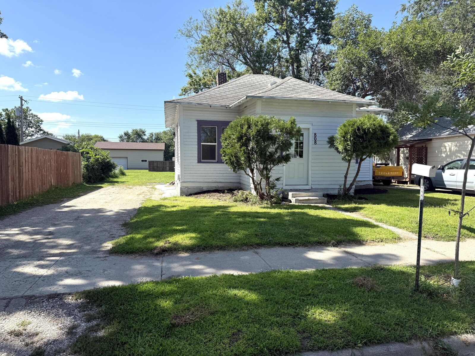Property Photo:  808 S 11th St  SD 57401 
