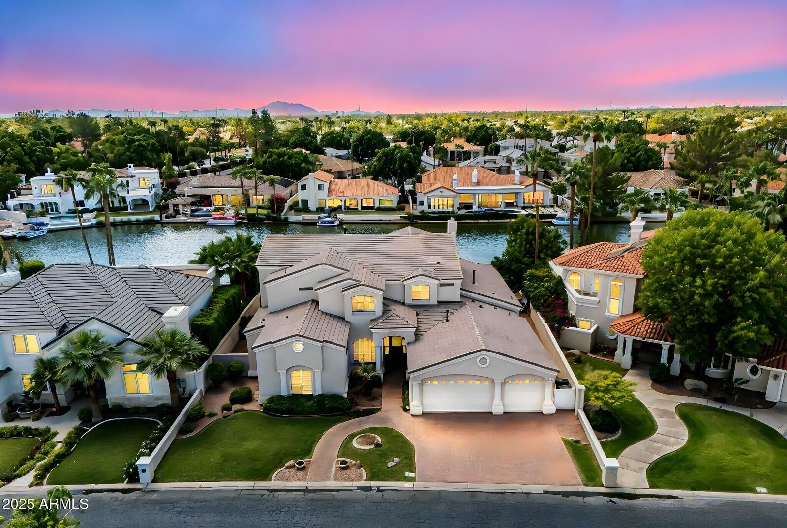 Property Photo:  1511 E Treasure Cove Drive  AZ 85234 
