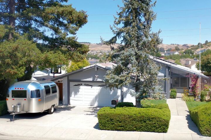 Property Photo: 310 Sunrise Way CA 94591