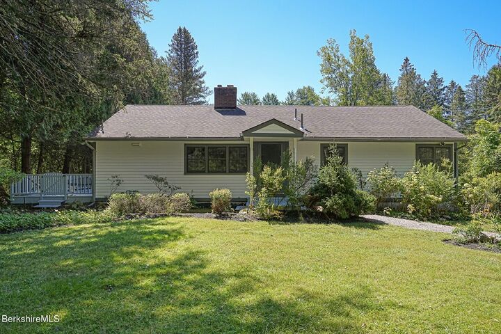 59 Hawthorne St  Stockbridge MA 01262 photo