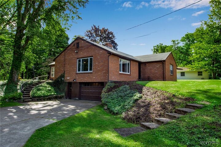 Property Photo: 10610 Swamp Road NY 14063