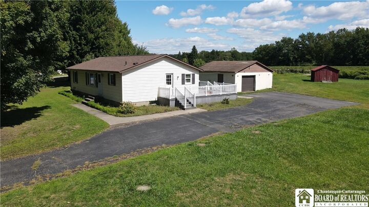 Property Photo: 3311 US-20 NY 14135