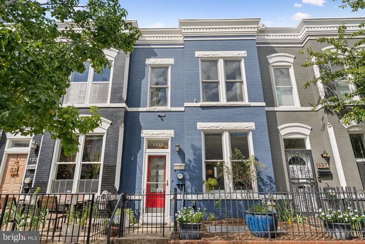 Property Photo:  1332 Emerald Street NE  DC 20002 