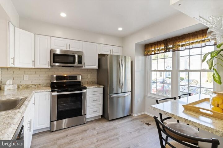 Property Photo: 18930 Birdseye Drive MD 20874