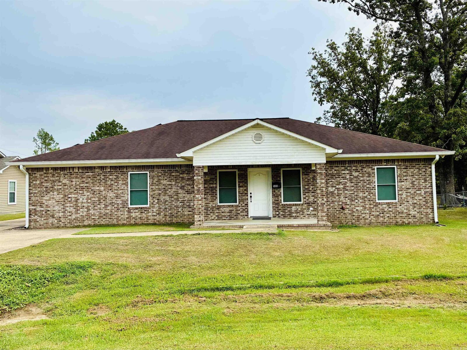 Property Photo:  500 E Ingram Street  AR 71701 