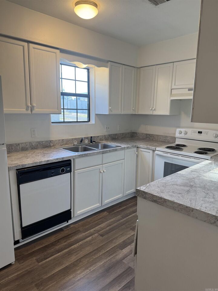 Property Photo:  2401 Sunny Meadow Drive  AR 72404 