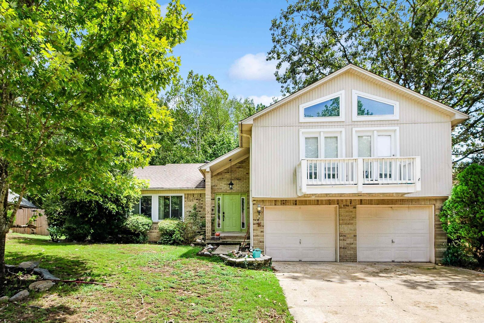 Property Photo: 1024 River Oaks Drive AR 72019