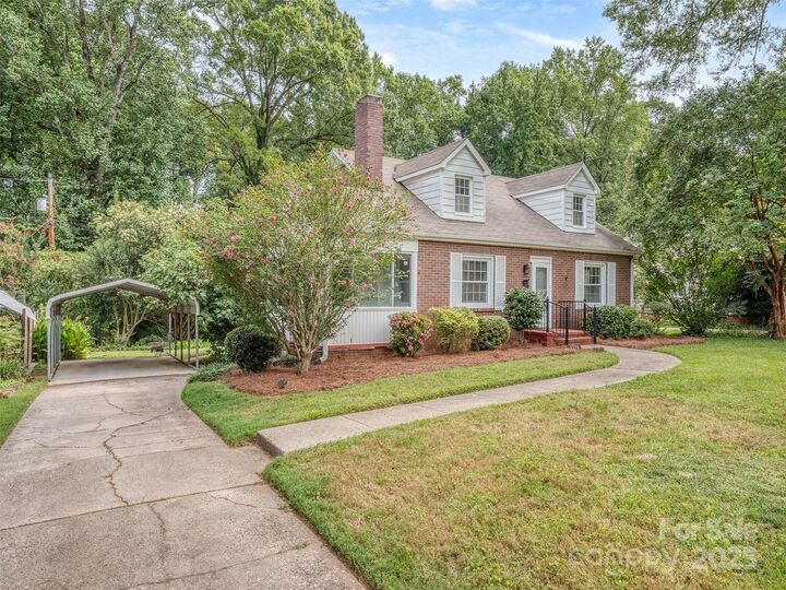 Property Photo: 1321 Pinecrest Avenue NC 28205