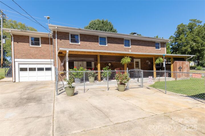 Property Photo: 504 Ridge Street NC 28001